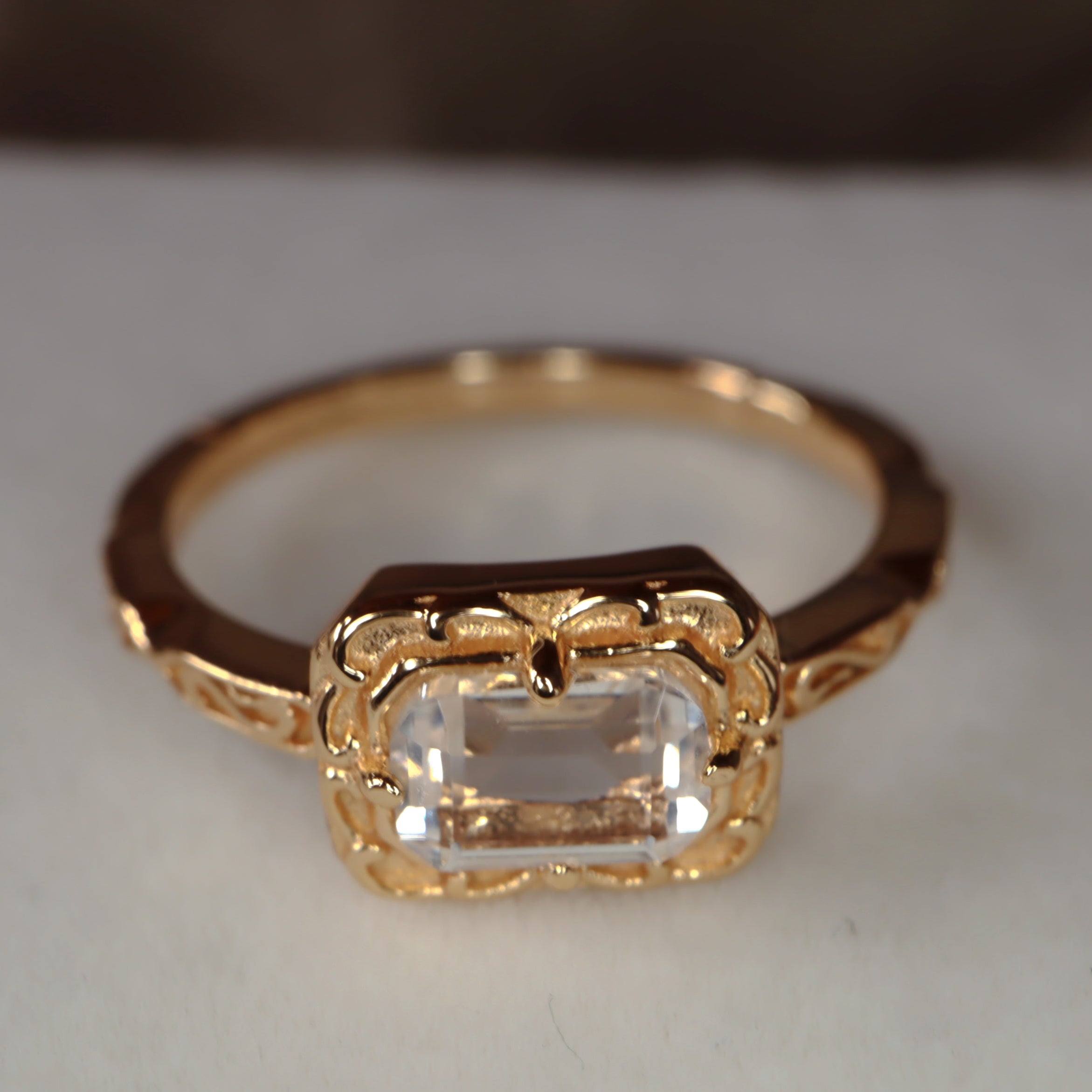 Golden Clarity – Adjustable Crystal Ring